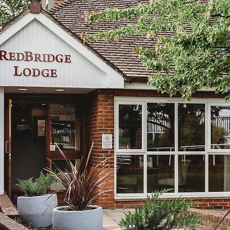 Redbridge Lodge Ilford Exterior photo